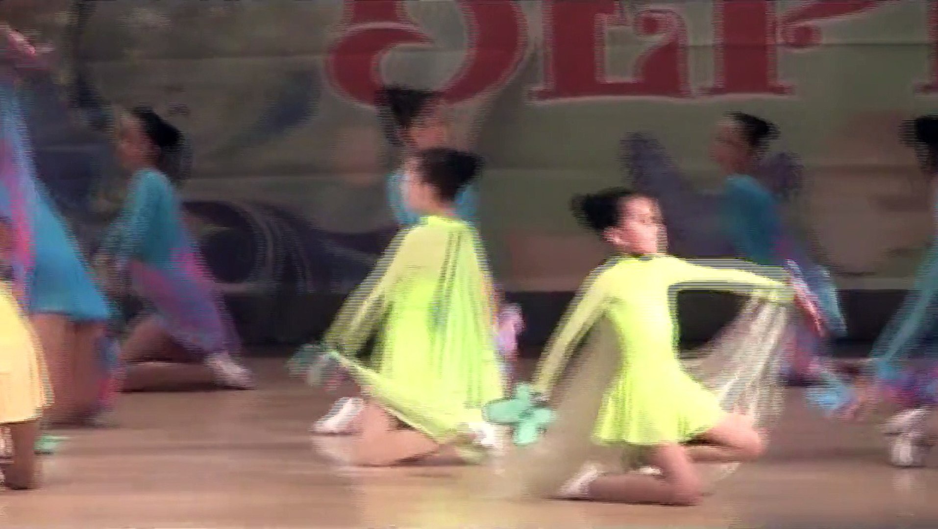 Детский танец РАЗНОЦВЕТНЫЕ МОТЫЛЬКИ.Children's dance COLORED MOTHS.