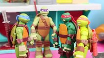 Ninja Turtles with TMNT Pez Dispensers in the Half Shell Heroes Playskool Chinatown Play Set