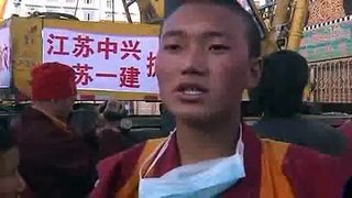 Monks join China quake rescue effort.