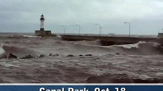 Big waves hit Duluth's Canal Park