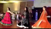 Pakistani Girls Dance On  Mere Photo Ko Seeny Se