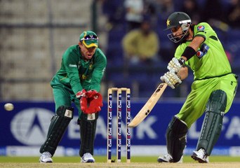 BOOM BOOM Shahid Afridi 32 off 12 balls