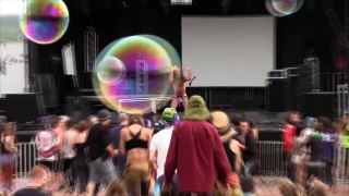 Matthew Silver crowd surfing into the vagina @ Evolve 2015