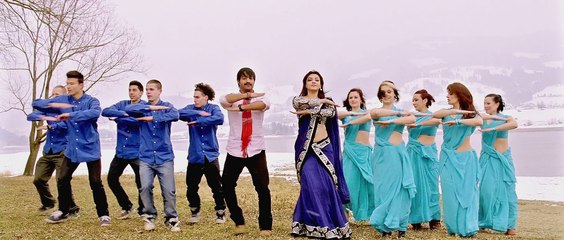 Banthi Poola Janaki--Baadshah (2013)