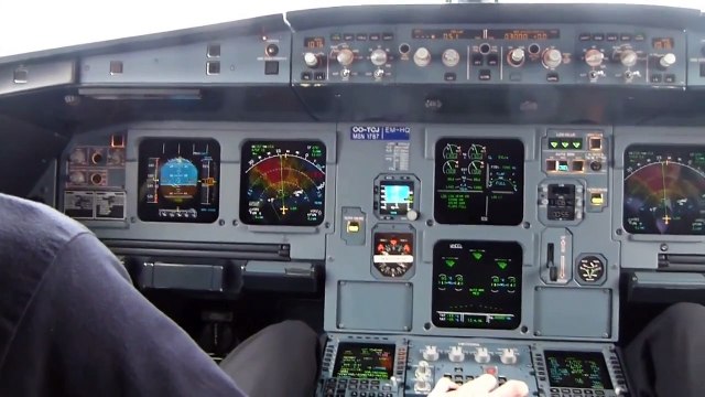 Landing flight HQ7646 at Funchal Airport (FNC) 1/12/2013 - cockpit view