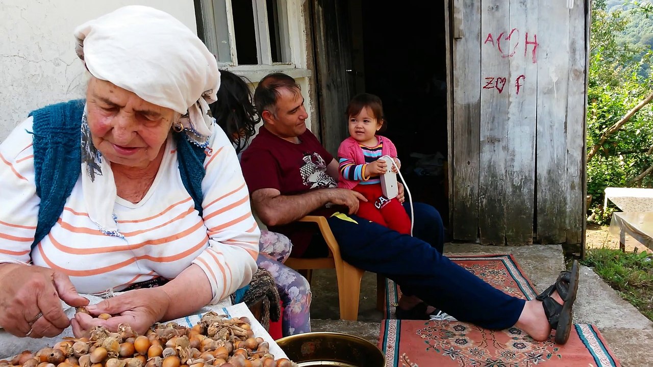 Zeynep Betül Babaanneye bababa diyor 20150905