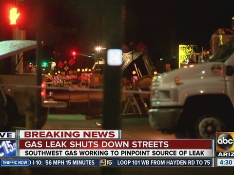 Gas leak shuts down streets