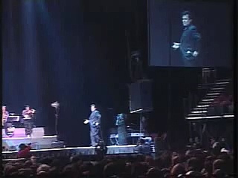 singer falls off stage