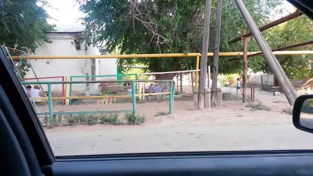 Приехал за дочкой в садик и прибавил музыку,а тут)))