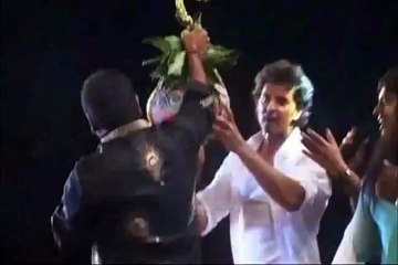 Hrithik Roshan breaks dahi handi at janmashtami