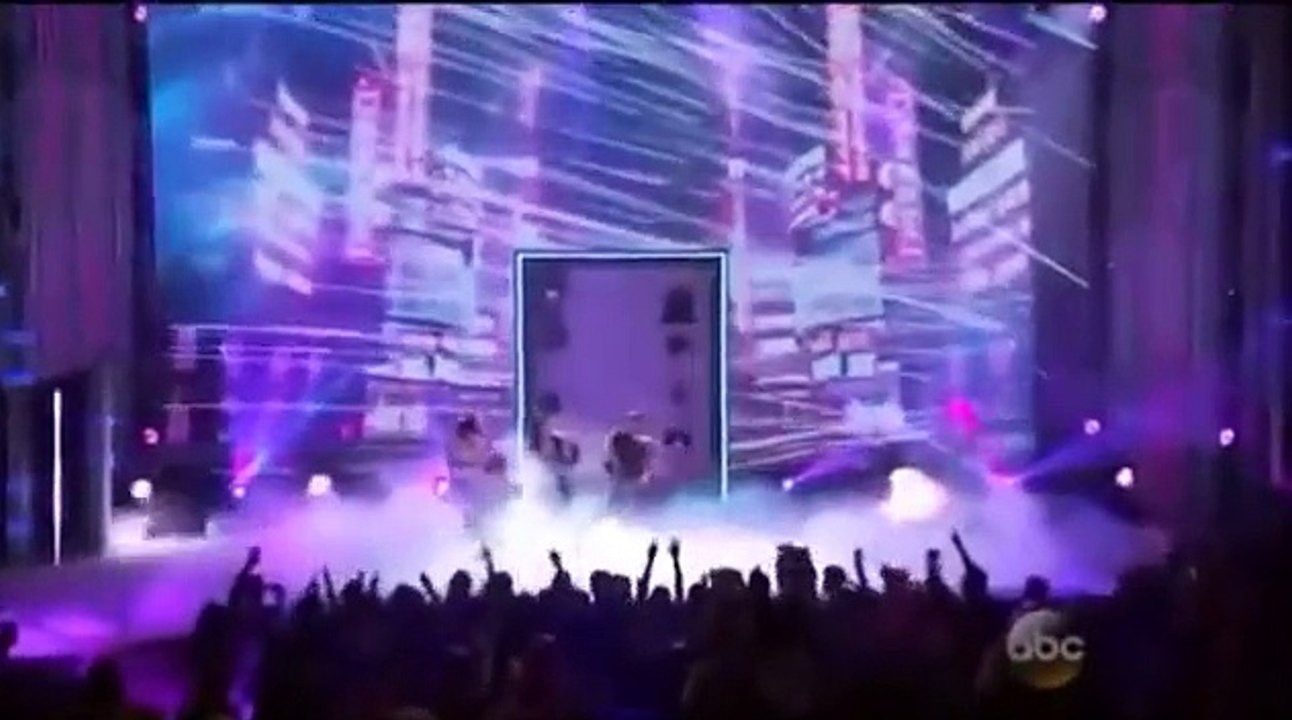 Billboard Awards 2015 Nicki Minaj The Night Is Still Young & Hey Mama (Fixed)