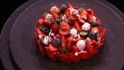 Dessert aux fruits rouges façon « charlotte » par Christophe Michalak (#DPDC)