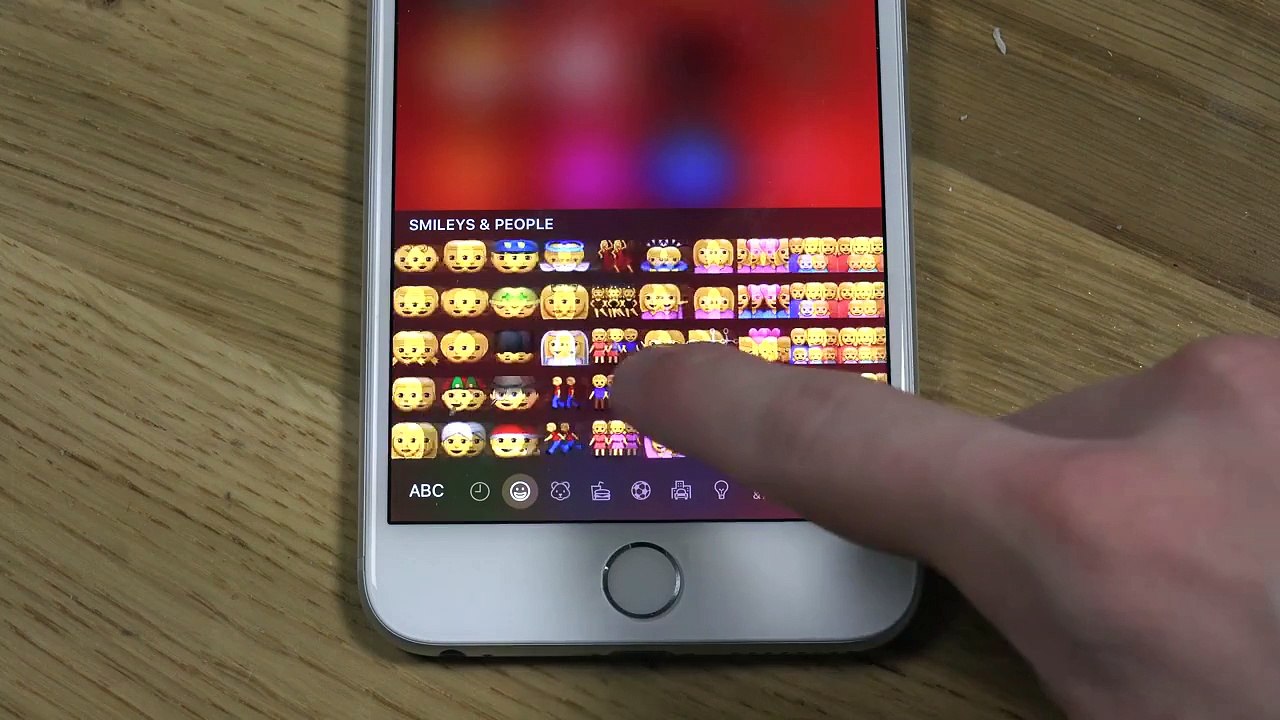 iPhone 6 Plus iOS 9.1 Beta NEW Emojis! (4K)