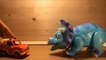 New jurassic world dinosaur toys against Firemans sam | le "monde jurassique" jouets pour enfants avec Sam le pompier