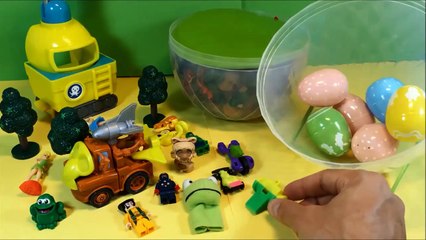 Télécharger la video: oeufs surprises jouets pour enfants | funkids videos surprise eggs and disney cars mater