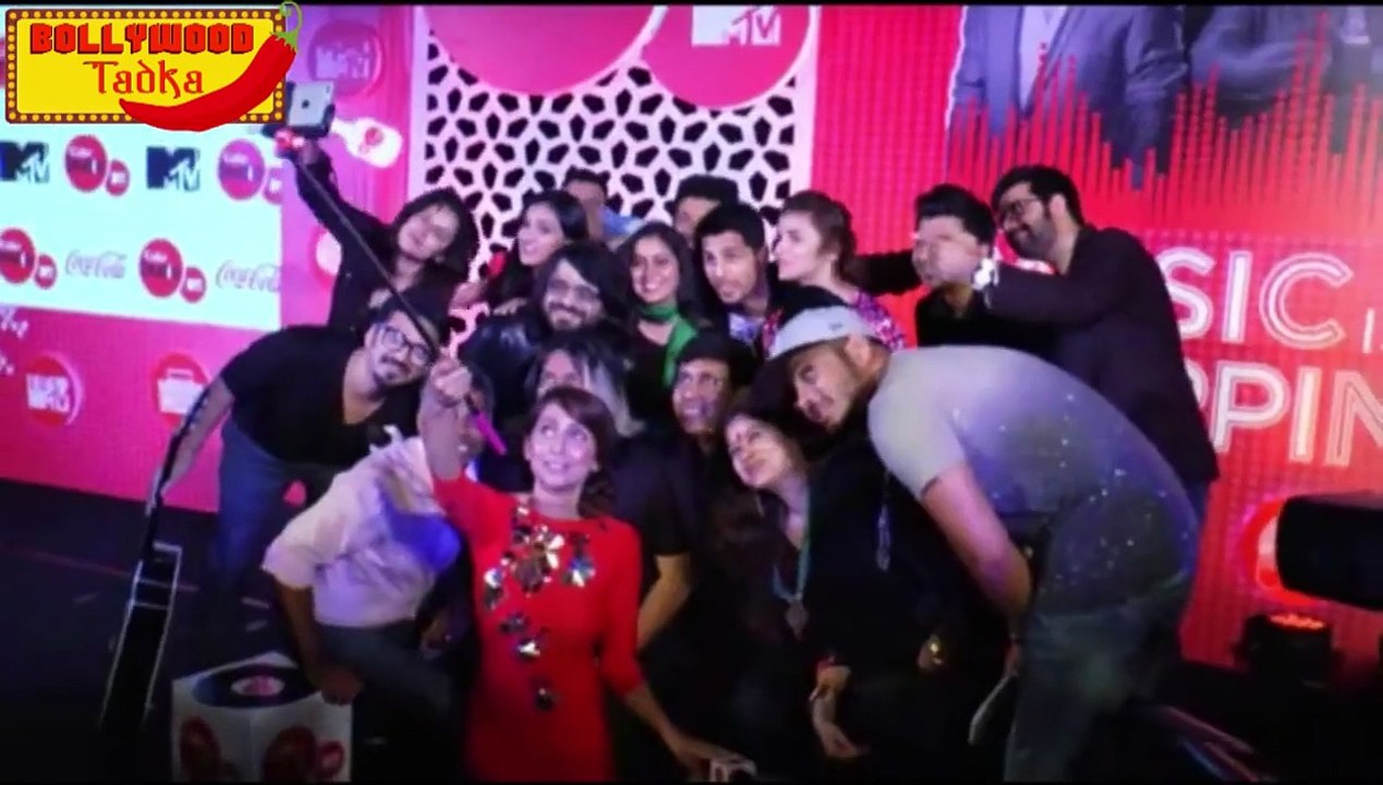 Alia Bhatt Shocking Upskirt - Hot