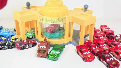 Disney Cars Prank Ramone s House of Body Art Paints all Cars 1 Race Cars like Lightning McQueen