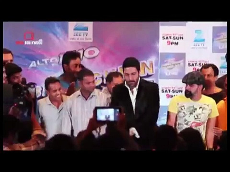 Shahrukh khan and Abhishek Bachchan dancing with Ravindra Hande