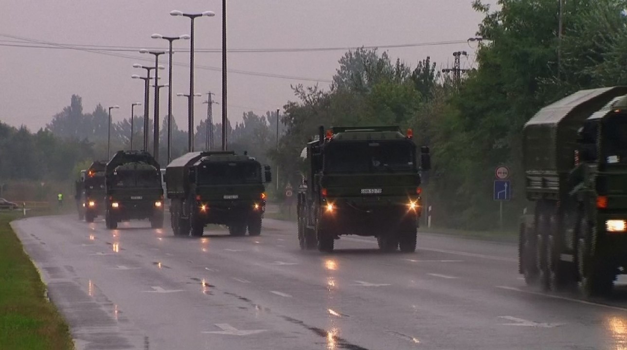 Migrants : la Hongrie déploie l’armée à sa frontière avec la Serbie