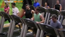 Des athlètes handicapés surprennent des personnes dans une salle de fitness