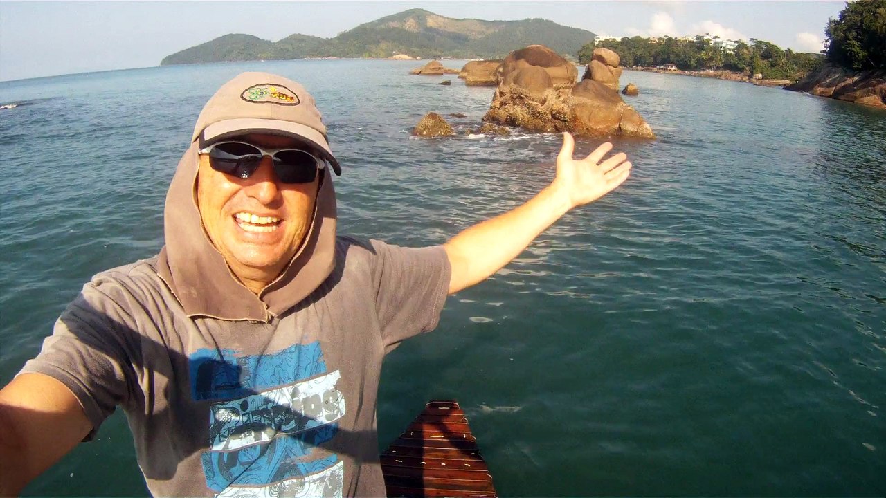 Passeio ao Ubatuba na praia da Enseada, Litoral Norte de São Paulo, Brasil, SUP, em pets reciclados