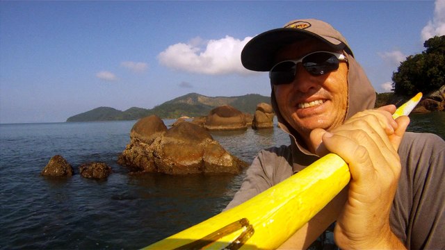 Passeio ao Ubatuba na praia da Enseada, Litoral Norte de São Paulo, Brasil, SUP, em pets reciclados