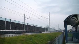 ETR 500 Frecciarossa in transito ad elevatissima velocità presso la stazione di Samoggia