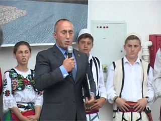 Lajme - Përkujtohen Dëshmorët e Tropojës