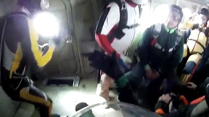 Красивый прыжок с парашютом от первого лица_Beautiful skydiving in first person