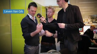 Goochelaar/ Zakkenroller Steve Carlin bij VRT Brussel (Radio 1)