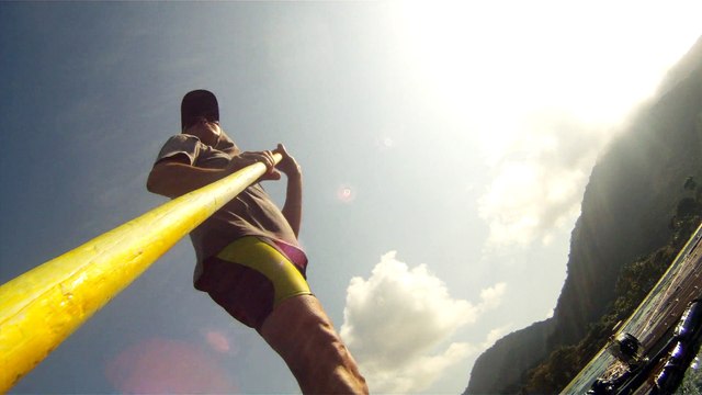 Passeio ao Ubatuba na praia da Enseada, Litoral Norte de São Paulo, Brasil, SUP, em pets reciclados