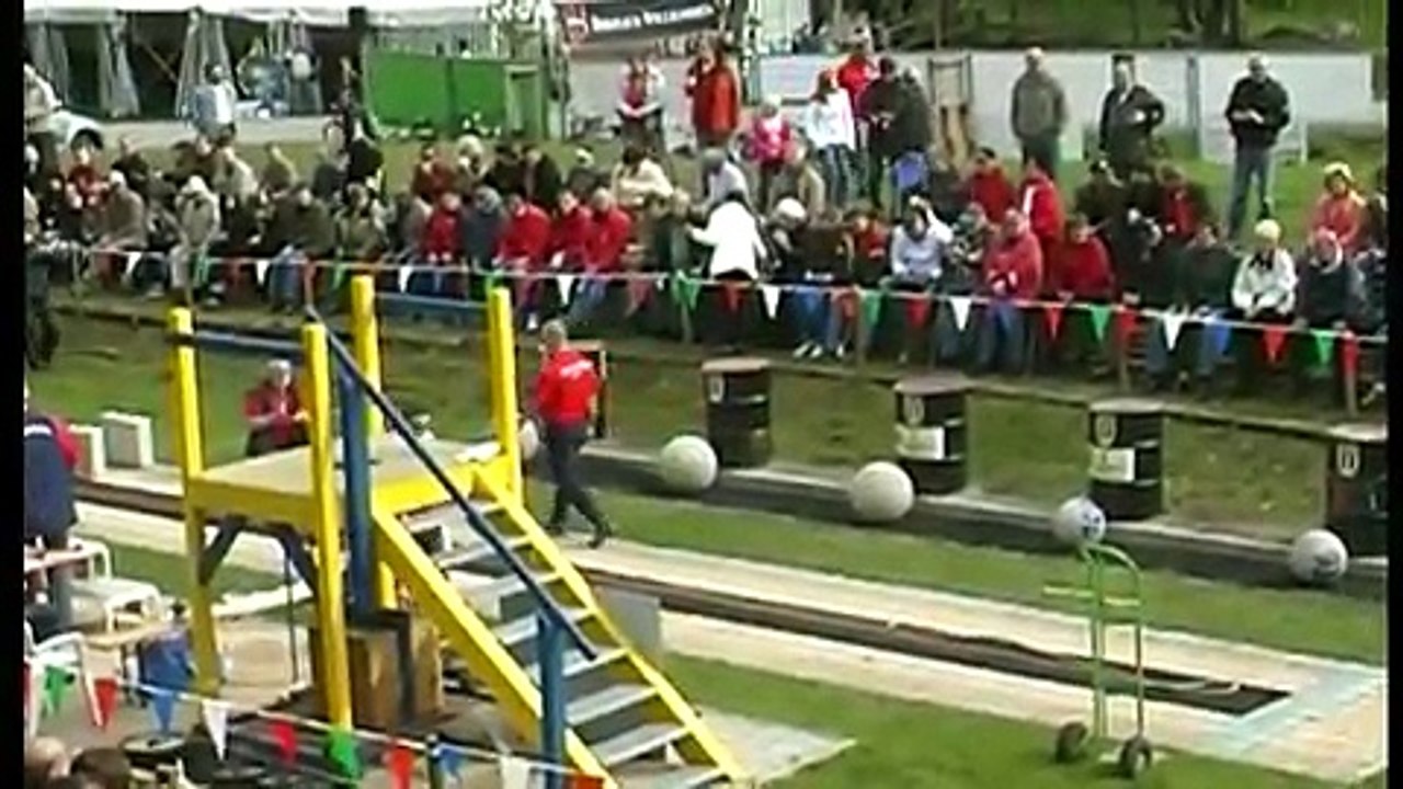 Milo-Barus-Cup zum 10. Mal: Im Eisenberger Mühltal maßen wieder starke Männer ihre Kräfte