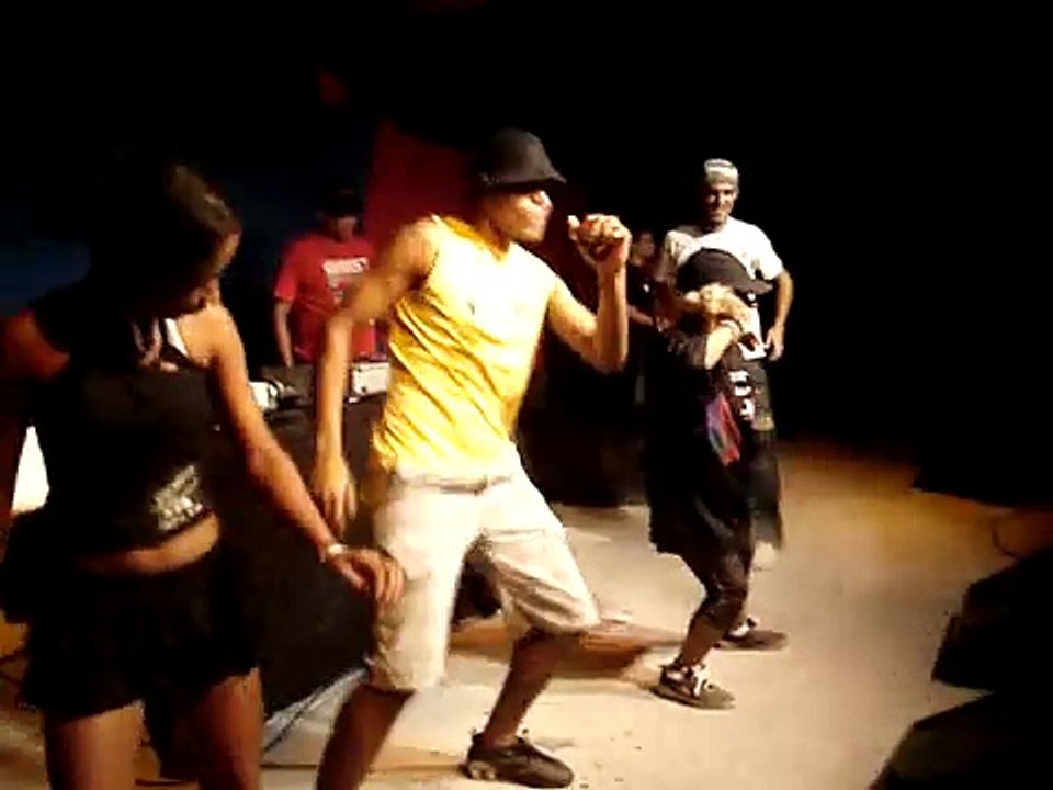 xuxa dançando créu