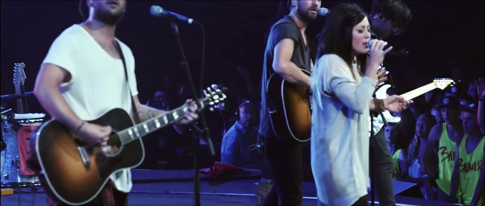 On The Throne (feat. Kari Jobe)