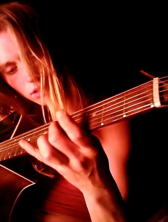 Distance playing by fire sounding like missing sitar player for Velvet Underground.