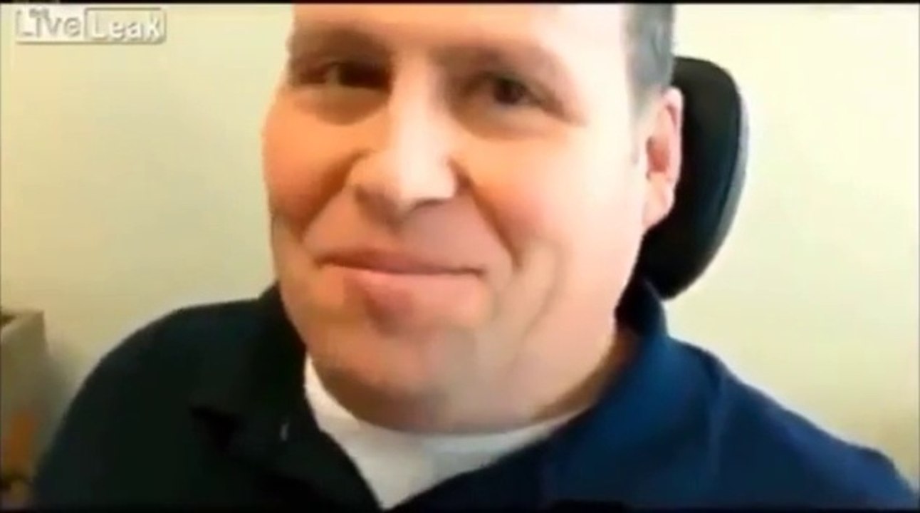 巨大鼻クソ摘出　Guy Gets Nose Professionally Picked