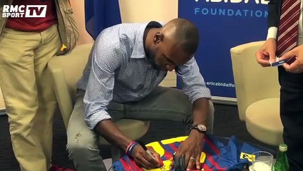 Football / Eric Abidal présente sa fondation à Paris