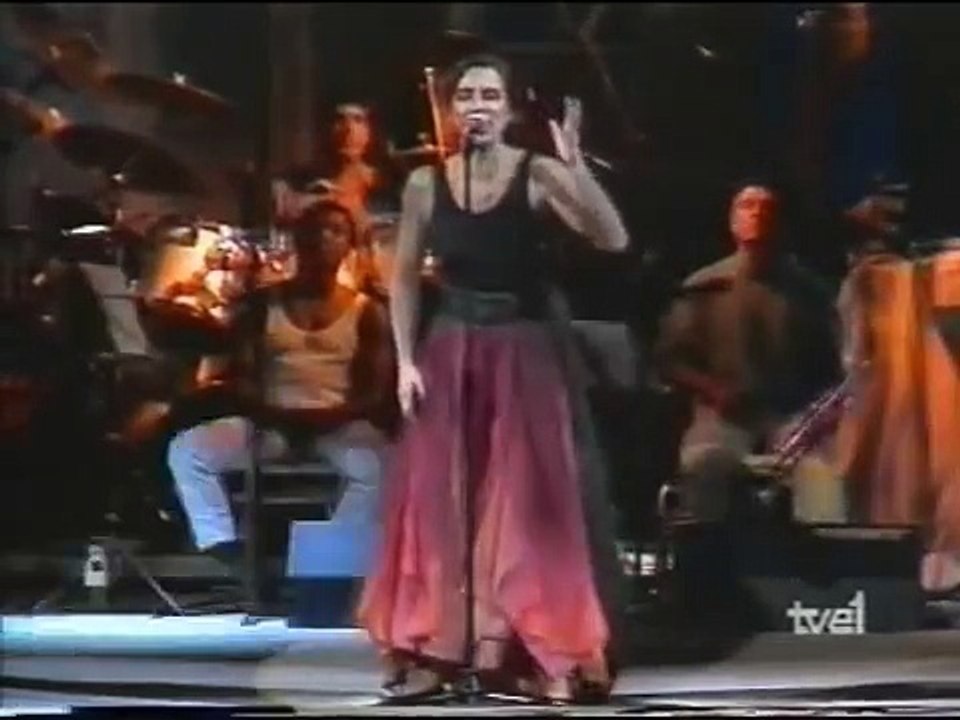 Ana Belén - 'Sólo le pido a Dios' (directo)