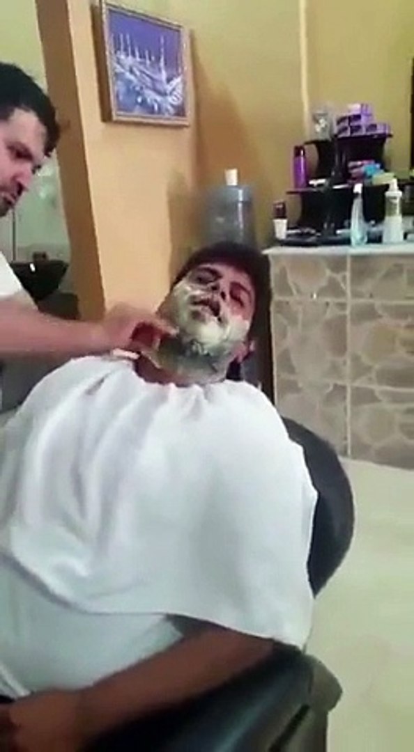 Rasage de barbe à la cire chaude - Vidéo Dailymotion