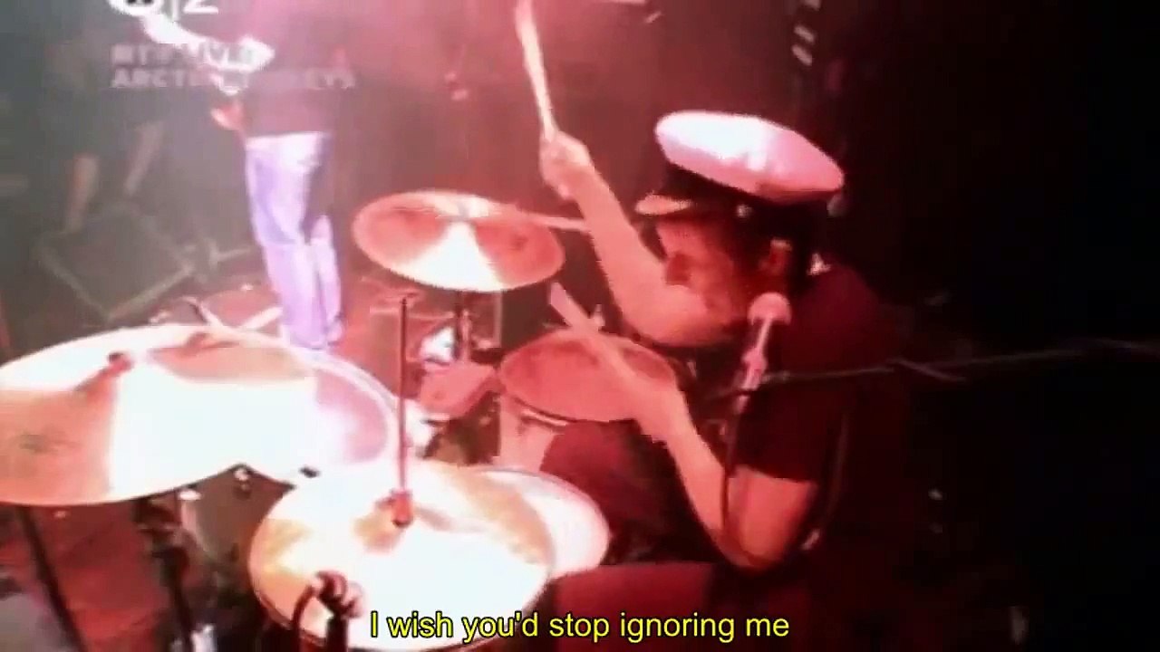 Arctic Monkeys - I Bet You Look Good On The Dance Floor Live (Lyrics/Subtitles)