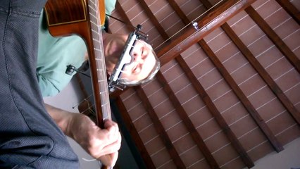 Με το φεγγάρι περπατώ , Tombo S-50, guitar