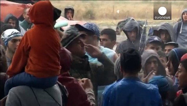 Македония : поток беженцев не иссякает, несмотря на дождь и холод