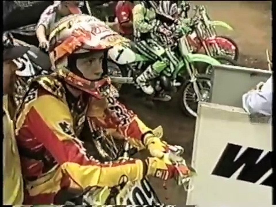 2001 Sydney Supercross Masters Night 2 - 250 Final (Travis Pastrana and Chad Reed)