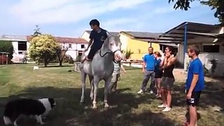 Come NON salire a cavallo all'indiana XD
