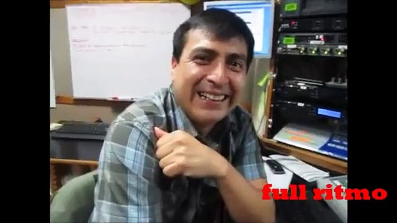 La voz que embaraza de cumbia y risas, full ritmo