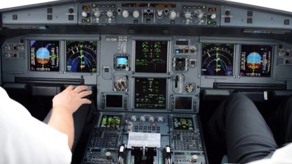 ***Cockpit view*** Landing at Brussels - Airbus A3