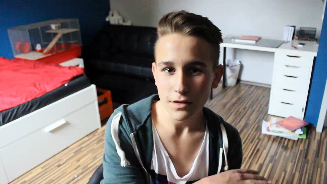 HAUSAUFGABEN !!! | JuustKai