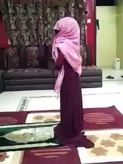 Funny Arab praying