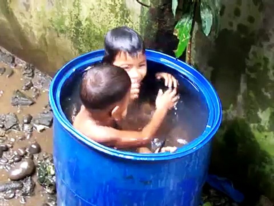 Kids in Tub