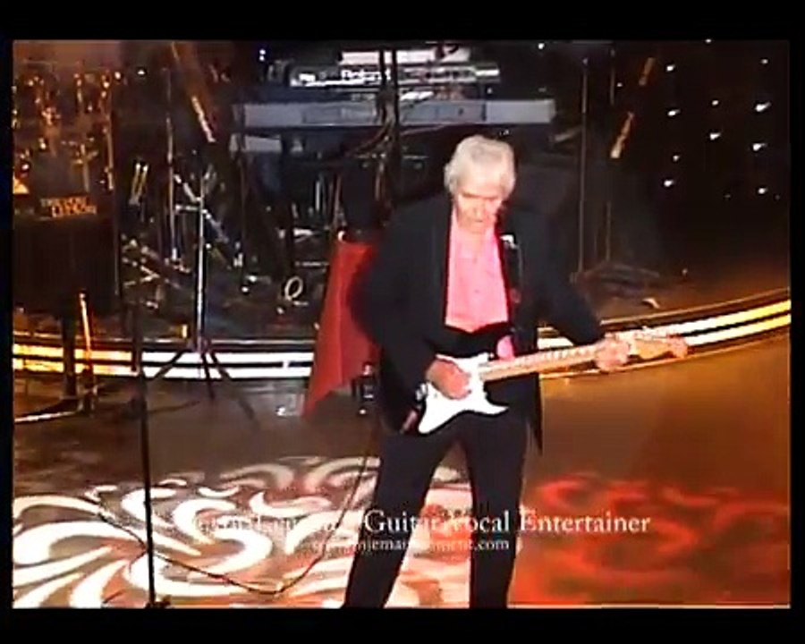 Trevor Leeson Guitar Vocal Entertainer